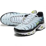 NIKE TN AIR MAX PLUS «Hyper Jade Volt» - Imagen 4