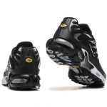 NIKE TN AIR MAX PLUS «Black White Metallic Silver» - Imagen 5