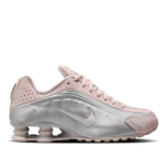 Nike Shox R4 in the "Barely Rose" - Imagen 5
