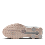 Nike Shox R4 in the "Barely Rose" - Imagen 6