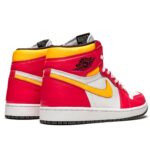 AIR JORDAN 1 High "Light Fusion Red" - Imagen 4