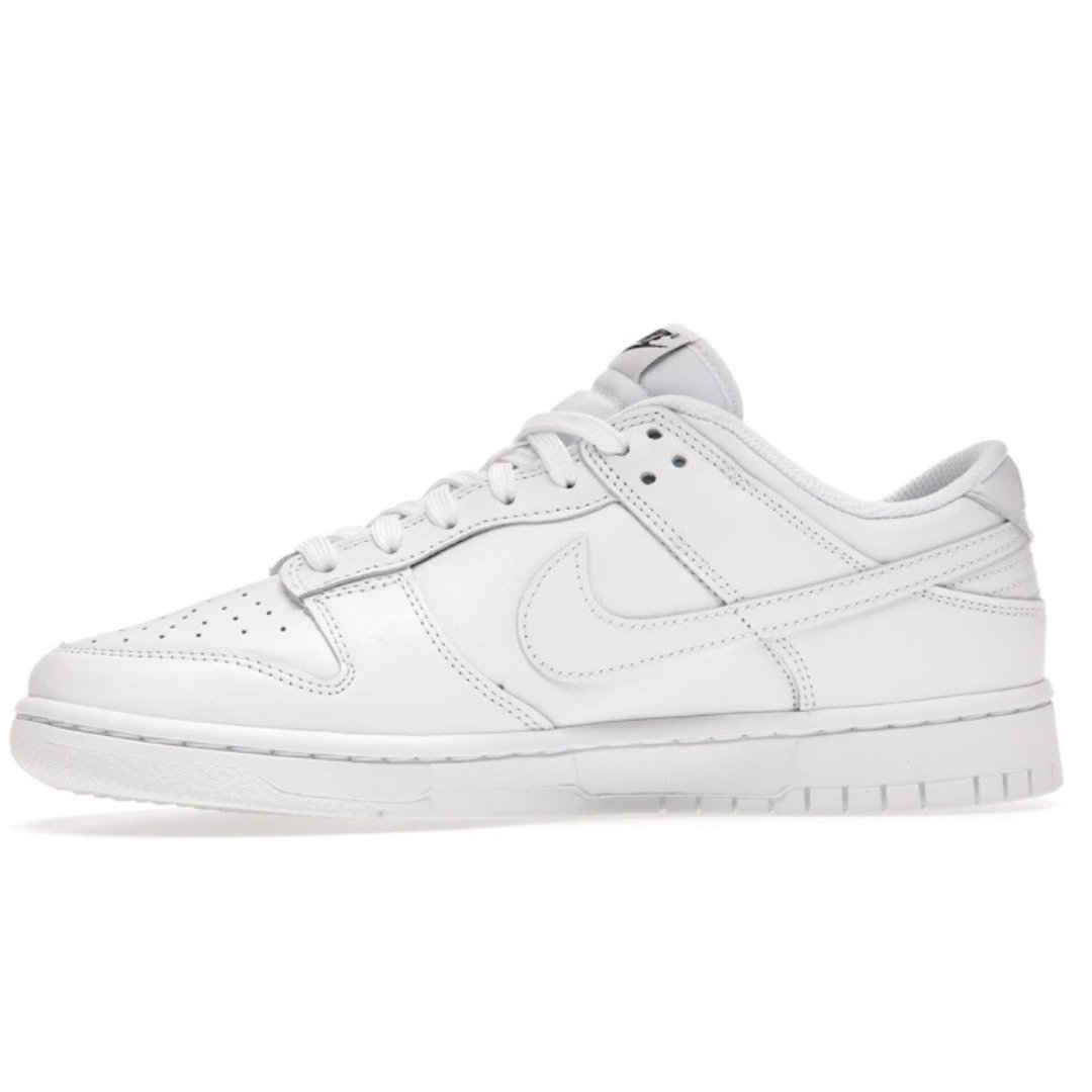 5-230.jpg SB DUNK Low "Triple White (2021) " - Imagen 1