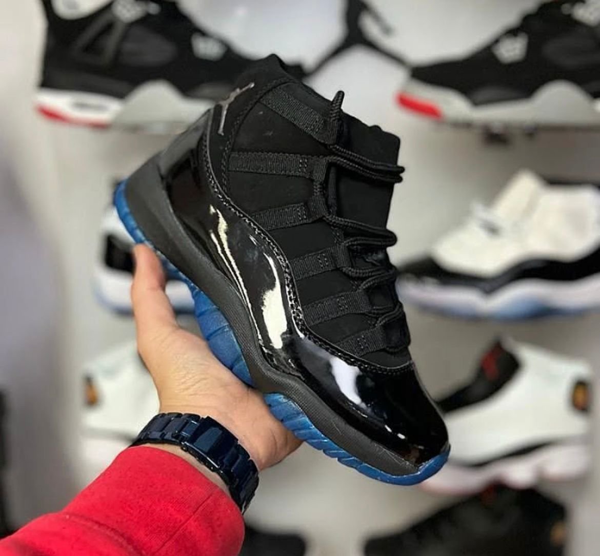 db6b5d87-c596-4739-b36c-e682a771fc3c.jpeg AIR JORDAN RETRO 11 "Black Blue" - Imagen 1