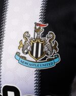 CAMISETA NEWCASTLE UNITED LOCAL 25/26 - Imagen 3